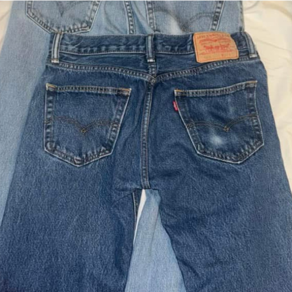 Vintage Levi's Men's Straight Jeans - Dark Blue
